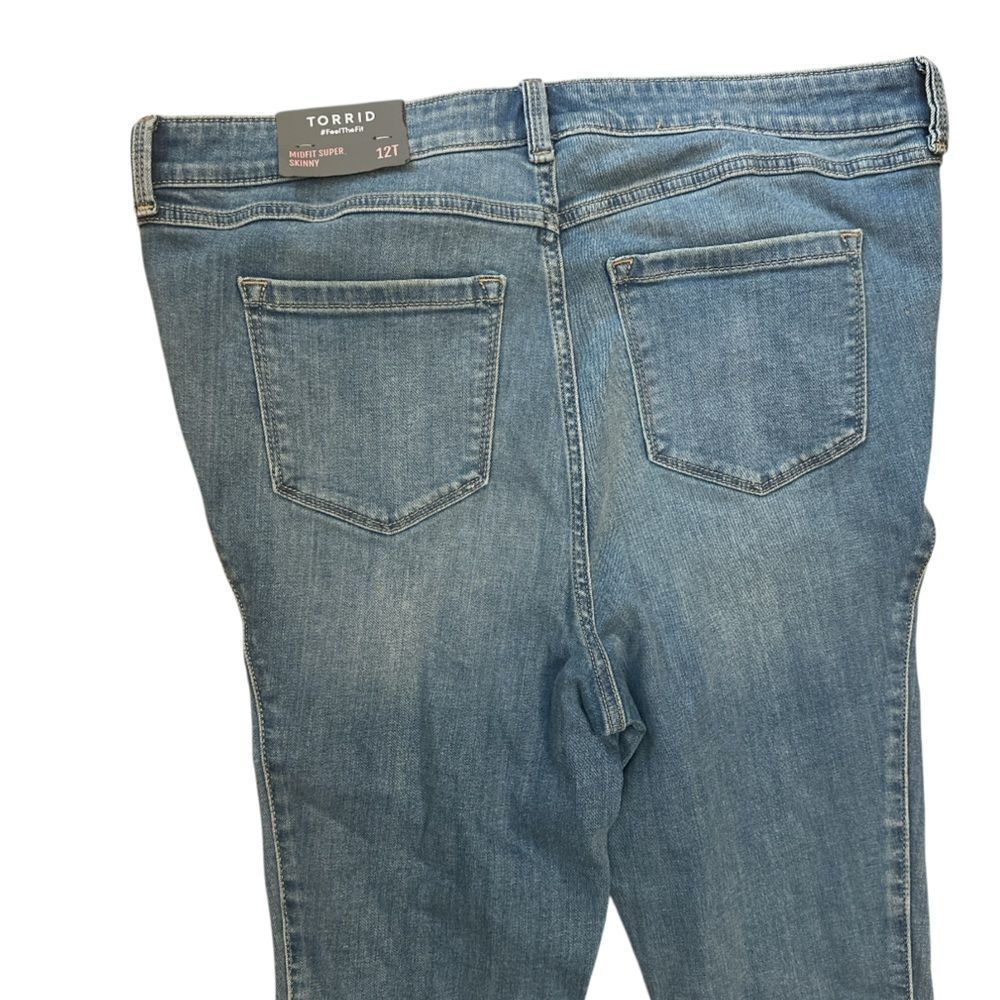 2 for $30 TORRID Midfit Super Skinny Mid-Rise Jean NWT - Picture 5 of 11